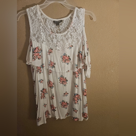 Joe Boxer Floral Off the Shoulder Ruffled White Lace Top XL - Picture 2 of 9